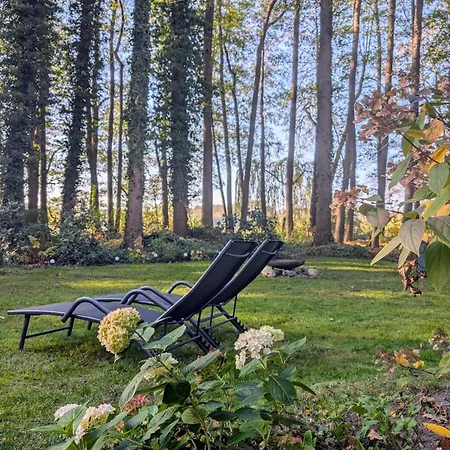 Modern With Direct Access And Fireplace * Zossen