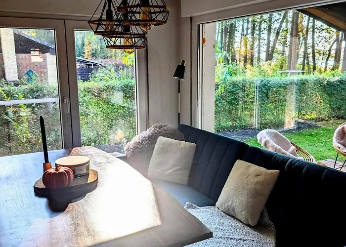 Modern With Direct Access And Fireplace Сasa de vacaciones *